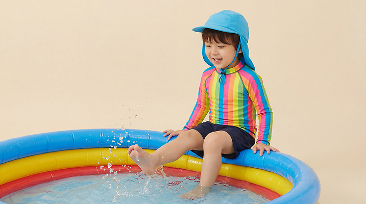 JPG 편집이미지 수영복 어린이 장난 물놀이 놀이 수영장 소년 물 여름 시원함 즐거움 의료성형뷰티 편집실사 AI인물포토 AI콘텐츠 자연요소 옷 계절 남자 감정 사람 CG 파일형식 AI포토