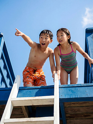 JPG 편집이미지 수영복 수영장 소녀 소년 물 여름 즐거움 놀기 의료성형뷰티 편집실사 AI인물포토 AI콘텐츠 자연요소 옷 계절 여자 남자 감정 어린이 모션 CG 파일형식 AI포토
