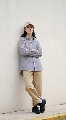 JPG 편집이미지 여자 벽 서기 사람 팔짱 기댐 도심 힐링 의료성형뷰티 편집실사 AI인물포토 AI콘텐츠 모션 도시 CG 파일형식 AI포토