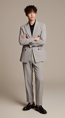 JPG 모델 편집이미지 패션 남자 포즈 스튜디오 조명 정장 팔짱 사진촬영 흰색 남성복 의료성형뷰티 스타일 편집실사 AI인물포토 AI콘텐츠 옷 컬러 모션 사람 촬영 CG 파일형식 AI포토