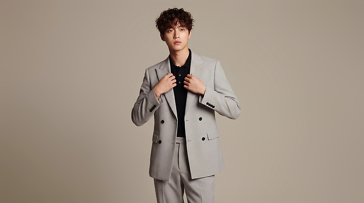 JPG 편집이미지 옷 패션 남자 포즈 스튜디오 사람 머리카락 촬영 회색 의료성형뷰티 스타일 편집실사 AI인물포토 AI콘텐츠 컬러 머리 CG 파일형식 AI포토