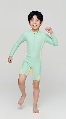 JPG 편집이미지 헤어스타일 패션 수영복 어린이 모션 놀이 실내 웃음 소년 여름 운동 기쁨 발가락 민트색 의료성형뷰티 편집실사 AI인물포토 AI콘텐츠 옷 계절 남자 감정 컬러 발 표정 건강 사람 내부 CG 파일형식 AI포토