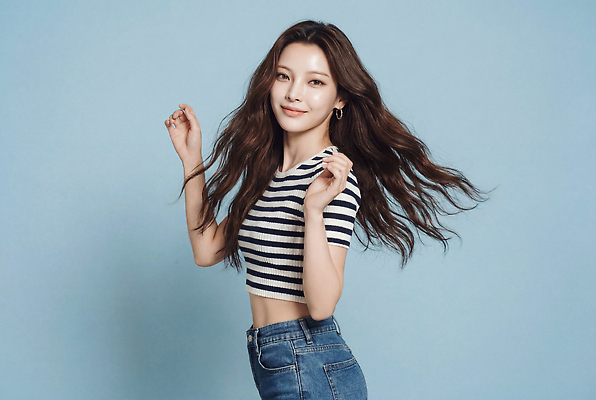 JPG 모델 편집이미지 손 여자 패션 컨셉 모션 미소 웃음 머리 촬영 의료성형뷰티 스타일 편집실사 AI인물포토 AI콘텐츠 표정 사람 신체부위 CG 파일형식 AI포토