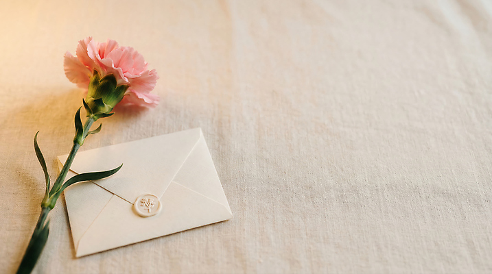 JPG 편집이미지 탁자 봉투 조명 사랑 편지 오브젝트 편집실사 AI포토 AI콘텐츠 감정 가구 CG 파일형식