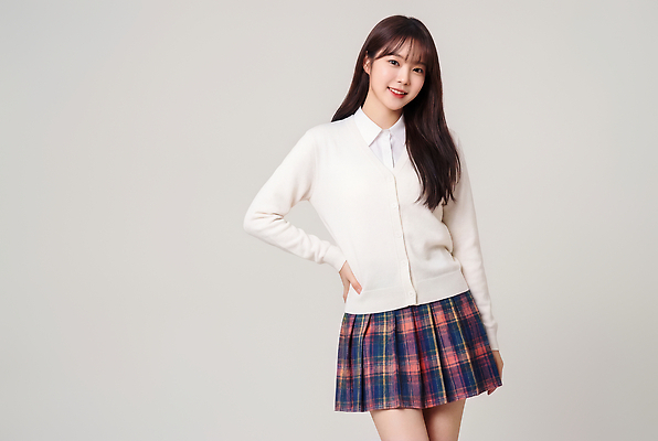 JPG 편집이미지 긴머리 옷 여학생 여자 교복 청소년 표정 서기 미소 치마 체크 체크무늬 의료성형뷰티 편집실사 AI인물포토 AI콘텐츠 학생 헤어스타일 무늬 모션 하의 사람 CG 파일형식 AI포토