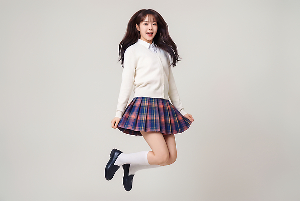 JPG 편집이미지 학생 여학생 여자 교복 모션 청소년 점프 활발 의료성형뷰티 편집실사 AI인물포토 AI콘텐츠 옷 컨셉 사람 CG 파일형식 AI포토