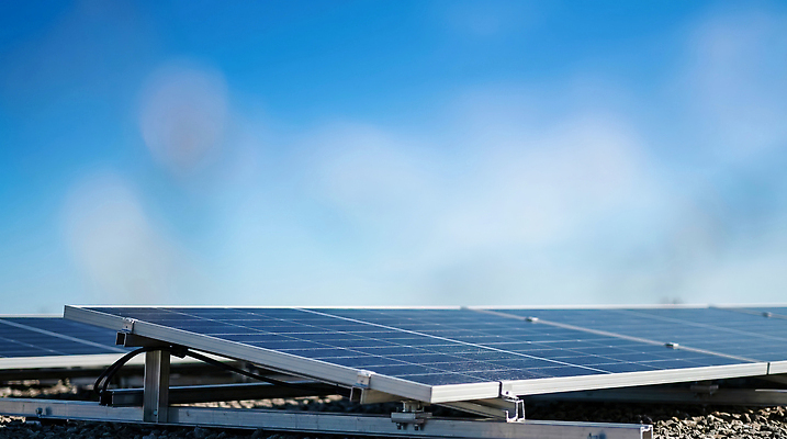 JPG 편집이미지 지붕 기술 환경 에너지 발전 그린에너지 전기에너지 태양에너지 집열판 패널 설치 전환 효율 편집실사 AI컴퓨터그래픽 AI콘텐츠 컨셉 CG 파일형식