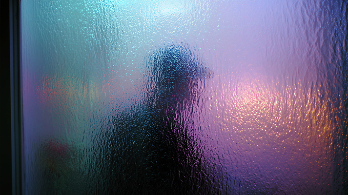 JPG 편집이미지 실루엣 컬러 유리 사람 빛 반사 공간 장면 흐림 편집실사 AI포토 AI콘텐츠 재질 날씨 촬영기법 CG 파일형식