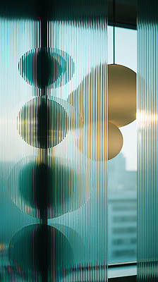 JPG 편집이미지 디자인 유리 아침 조명 실내 풍경 빛 사무실 반사 공간 도시 저녁 편집실사 AI포토 AI콘텐츠 주간 비즈니스 재질 내부 밤 야간 CG 파일형식