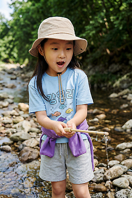 JPG 나무 편집이미지 어린이 모션 자연 낚시 어류 여름 돌 물가 개울 즐거움 편집실사 AI인물포토 AI콘텐츠 식물 계절 감정 레저 사람 풍경 강 수중동물 CG 생태계 파일형식 AI포토