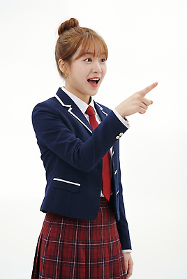 JPG 편집이미지 여학생 교육 교복 손가락 교실 학교 청소년 가리킴 즐거움 편집실사 AI인물포토 AI콘텐츠 학생 손 옷 여자 감정 사람 손짓 CG 파일형식 AI포토