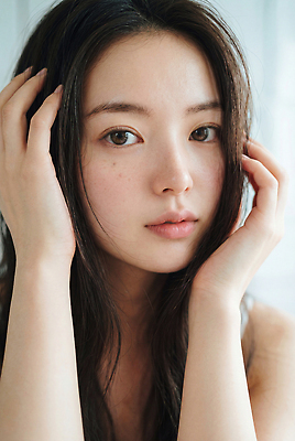 JPG 편집이미지 헤어스타일 손 여자 얼굴 포즈 실내 표정 미소 눈 피부 의료성형뷰티 편집실사 AI인물포토 AI콘텐츠 사람 내부 신체부위 CG 파일형식 AI포토