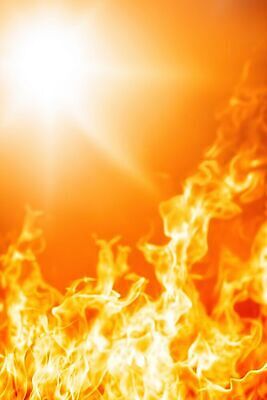 JPG 편집이미지 불 불꽃 여름 빛 햇빛 태양 뜨거움 더위 강렬 고열 이미지편집 AI컴퓨터그래픽 AI콘텐츠 자연요소 계절 날씨 온도 파일형식