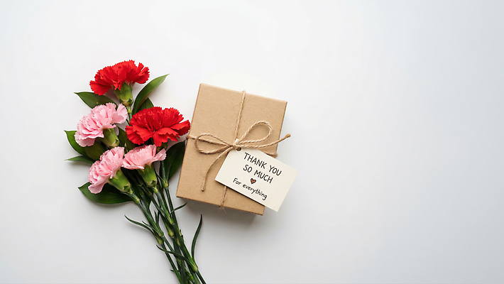 JPG 편집이미지 꽃 선물 이벤트 상자 메시지 어버이날 스승의날 카네이션 감사 편집실사 AI포토 AI콘텐츠 식물 기념일 감정 CG 파일형식