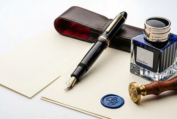 JPG 편집이미지 문구용품 잉크 필기구 만년필 사무용품 기록 편지지 문서 잉크통 편집실사 AI포토 AI콘텐츠 통 펜 편지 CG 오브젝트 파일형식