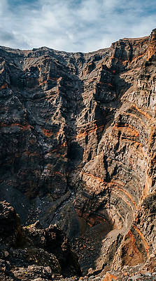 JPG 편집이미지 자연 산 풍경 골짜기 절벽 탐험 바위 지형 지질 편집실사 AI컴퓨터그래픽 AI콘텐츠 CG 생태계 파일형식
