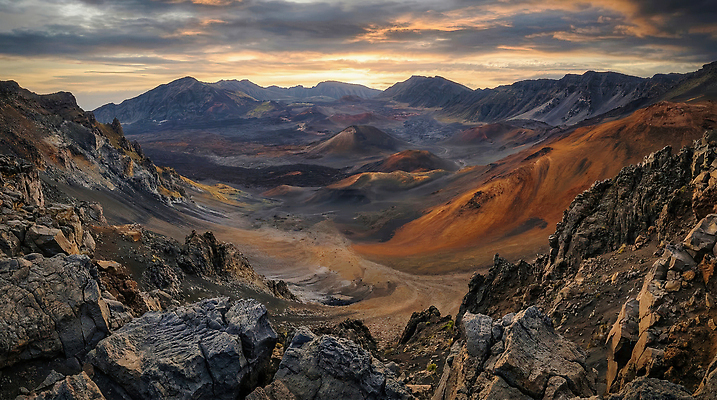 JPG 편집이미지 자연 산 풍경 빛 일몰 바위 화산 지형 편집실사 AI컴퓨터그래픽 AI콘텐츠 노을 CG 생태계 파일형식