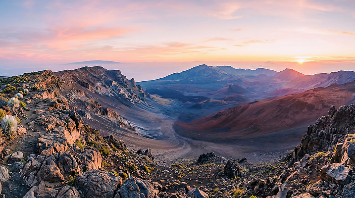 JPG 편집이미지 자연 하늘 산 풍경 일출 일몰 바위 정상 산맥 편집실사 AI컴퓨터그래픽 AI콘텐츠 노을 CG 생태계 파일형식