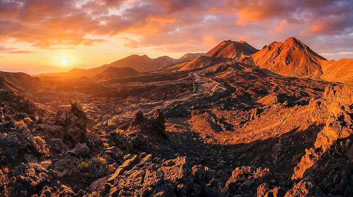 JPG 편집이미지 자연 하늘 산 풍경 태양 일몰 암석 땅 화산 지형 편집실사 AI컴퓨터그래픽 AI콘텐츠 자연요소 노을 돌 바위 CG 생태계 파일형식