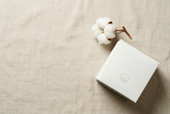 JPG 식물 편집이미지 디자인 백그라운드 자연 상자 오브젝트 유기농 질감 단순화된 목화꽃 베이지색 생리대 목화솜 편집실사 AI포토 AI콘텐츠 웰빙 꽃 컬러 솜 CG 생태계 여성용품 파일형식