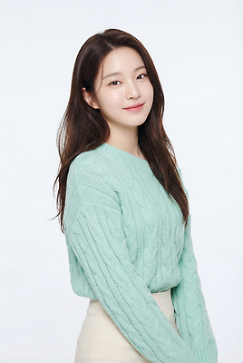 헤어스타일 컨셉 상의 표정 사람 내부 CG 파일형식 AI포토 여자 스웨터 촬영 실내 청춘 스타일 패션 긴머리 미소 이미지 편집이미지 편집실사 JPG 의료성형뷰티 AI인물포토 AI콘텐츠