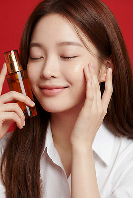 JPG 편집이미지 여자 얼굴 건강 관리 미소 빛 뷰티 촬영 화장품 상품 피부 피부관리 스킨케어 뷰티풀 의료성형뷰티 편집실사 AI인물포토 AI콘텐츠 표정 사람 신체부위 CG 파일형식 AI포토
