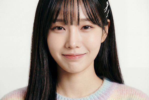 JPG 편집이미지 헤어스타일 여자 얼굴 실내 미소 사람 머리 뷰티풀 의료성형뷰티 스타일 편집실사 AI인물포토 AI콘텐츠 표정 내부 신체부위 CG 파일형식 AI포토