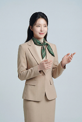 JPG 편집이미지 여자 회사 비즈니스 회의 대화 정장 손짓 스카프 업무 발표 상담원 직원 의료성형뷰티 편집실사 AI인물포토 AI콘텐츠 옷 모션 말하기 사람 목도리 작업 사무원 CG 파일형식 AI포토