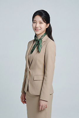 JPG 편집이미지 여자 패션 포즈 비즈니스 직장 미소 정장 스카프 상담원 이미지 의료성형뷰티 스타일 편집실사 AI인물포토 AI콘텐츠 옷 회사 표정 사람 목도리 사무원 CG 파일형식 AI포토