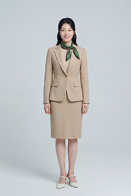 JPG 모델 편집이미지 여자 패션 포즈 비즈니스 직장 정장 스카프 상담원 베이지색 의료성형뷰티 편집실사 AI인물포토 AI콘텐츠 옷 컬러 회사 사람 목도리 사무원 CG 파일형식 AI포토