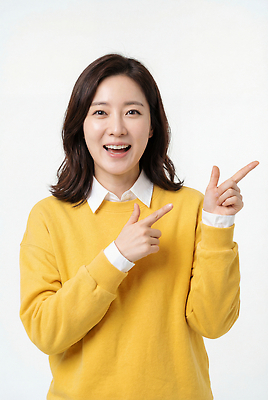 JPG 편집이미지 여자 행복 손가락 웃음 노란색 가리킴 스웨터 소통 의료성형뷰티 편집실사 AI인물포토 AI콘텐츠 손 감정 컬러 컨셉 상의 표정 사람 손짓 CG 파일형식 AI포토
