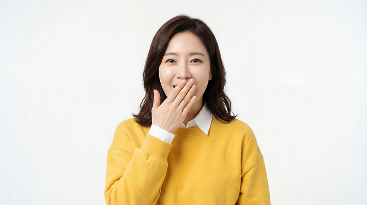 JPG 편집이미지 여자 행복 웃음 노란색 분위기 스웨터 의료성형뷰티 스타일 편집실사 AI인물포토 AI콘텐츠 감정 컬러 컨셉 상의 표정 사람 CG 파일형식 AI포토