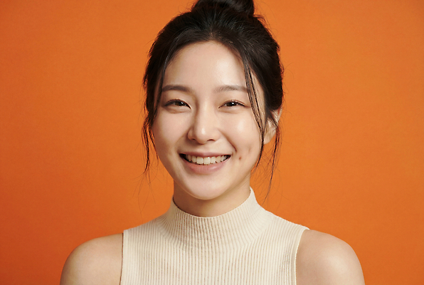 JPG 편집이미지 여자 행복 미소 웃음 뷰티 촬영 주황색 묶기 피부관리 의료성형뷰티 편집실사 AI인물포토 AI콘텐츠 감정 컬러 모션 표정 사람 CG 파일형식 AI포토