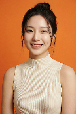 JPG 편집이미지 여자 포즈 스튜디오 미소 웃음 뷰티 촬영 주황색 피부관리 사진관 의료성형뷰티 편집실사 AI인물포토 AI콘텐츠 컬러 표정 사람 CG 파일형식 AI포토