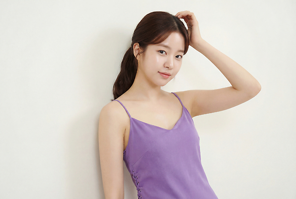 JPG 편집이미지 여자 패션 포즈 미소 뷰티 피부관리 스킨케어 의료성형뷰티 스타일 편집실사 AI인물포토 AI콘텐츠 표정 사람 CG 파일형식 AI포토