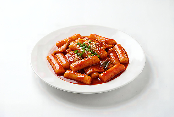 JPG 편집이미지 접시 한식 음식 떡 한국 요리 빨간색 떡볶이 깨 파 길거리음식 편집실사 AI포토 AI콘텐츠 식기 아시아 컬러 채소 식재료 조미료 분식 CG 파일형식