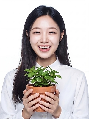 JPG 식물 편집이미지 헤어스타일 여자 화분 셔츠 농업 실내 웃음 정원 촬영 흰색 허브 원예 의료성형뷰티 편집실사 AI인물포토 AI콘텐츠 산업 컬러 상의 표정 사람 취미 내부 CG 파일형식 AI포토 옷