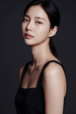 JPG 모델 편집이미지 여자 포즈 검은배경 사람 검은색 의료성형뷰티 편집실사 AI인물포토 AI콘텐츠 컬러 백그라운드 CG 파일형식 AI포토