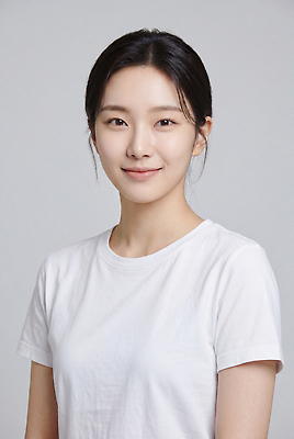 JPG 편집이미지 여자 포즈 티셔츠 표정 웃음 사람 뷰티 흰색 의료성형뷰티 편집실사 AI인물포토 AI콘텐츠 컬러 셔츠 CG 파일형식 AI포토 상의 옷