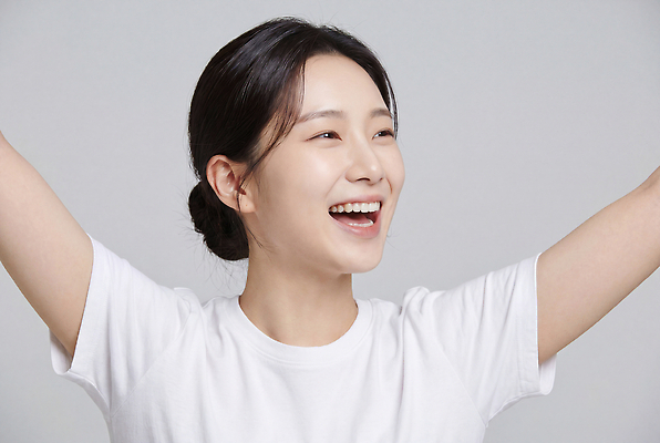 감정 컬러 컨셉 표정 사람 CG 파일형식 AI포토 여자 웃음 기쁨 행복 자유 편집실사 JPG 편집이미지 의료성형뷰티 뷰티 흰색 AI인물포토 AI콘텐츠