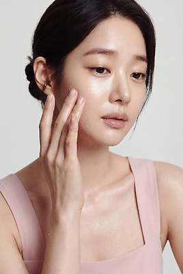 JPG 편집이미지 여자 백그라운드 관리 화장 뷰티 화장품 피부 피부관리 스킨케어 의료성형뷰티 편집실사 AI인물포토 AI콘텐츠 사람 신체부위 CG 파일형식 AI포토