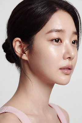 JPG 모델 편집이미지 여자 포즈 스튜디오 뷰티 흰색 피부 피부관리 의료성형뷰티 편집실사 AI인물포토 AI콘텐츠 컬러 사람 신체부위 CG 파일형식 AI포토