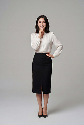 JPG 편집이미지 여자 포즈 생각 비즈니스 직장 서기 정장 성인 상담 의료성형뷰티 편집실사 AI인물포토 AI콘텐츠 옷 회사 모션 사람 CG 파일형식 AI포토