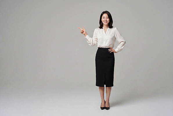 JPG 편집이미지 여자 포즈 셔츠 비즈니스 정장 성인 치마 가리킴 자신감 상담 의료성형뷰티 편집실사 AI인물포토 AI콘텐츠 옷 감정 상의 하의 사람 손짓 CG 파일형식 AI포토 모션