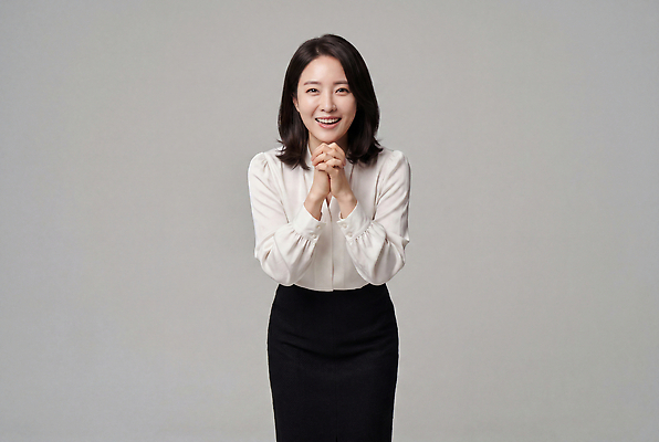 JPG 편집이미지 여자 행복 비즈니스 표정 미소 사람 정장 성인 상담 의료성형뷰티 편집실사 AI인물포토 AI콘텐츠 옷 감정 CG 파일형식 AI포토