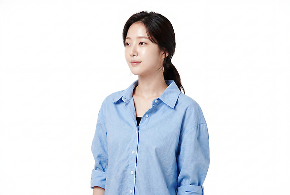 상의 사람 라이프 생활 파란색 CG 파일형식 AI포토 여자 블라우스 하늘색 표정 포즈 편집실사 JPG 편집이미지 일상 라이프스타일 셔츠 의료성형뷰티 AI인물포토 AI콘텐츠