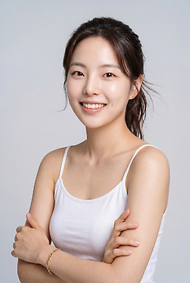 JPG 모델 편집이미지 여자 표정 미소 민소매 뷰티 팔짱 흰색 탱크톱 프로필 의료성형뷰티 편집실사 AI인물포토 AI콘텐츠 컬러 상의 모션 사람 CG 파일형식 AI포토