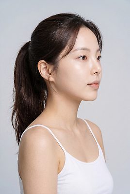 JPG 모델 편집이미지 여자 포즈 스튜디오 옆모습 민소매 뷰티 흰색 포니테일 뷰티풀 프로필 의료성형뷰티 편집실사 AI인물포토 AI콘텐츠 헤어스타일 뷰포인트 컬러 상의 사람 CG 파일형식 AI포토