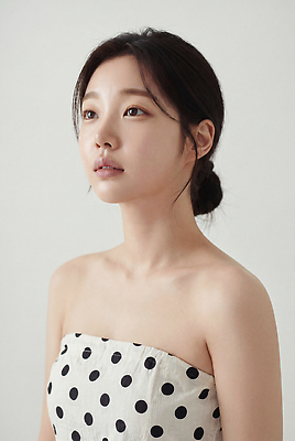 JPG 편집이미지 헤어스타일 여자 실내 앞모습 촬영 흰색 의료성형뷰티 편집실사 AI인물포토 AI콘텐츠 뷰포인트 컬러 사람 내부 CG 파일형식 AI포토