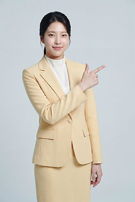JPG 모델 편집이미지 직업 손 여자 포즈 미소 정장 노란색 가리킴 작업 전문직 의료성형뷰티 편집실사 AI인물포토 AI콘텐츠 옷 컬러 표정 사람 손짓 신체부위 CG 파일형식 AI포토 모션